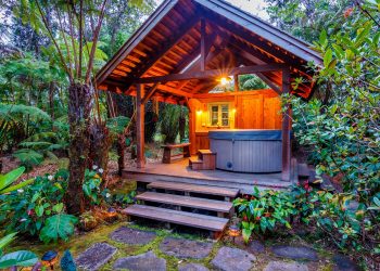 Why A Japanese Soaking Tub is Perfect for Your Hot Tub Gazebo