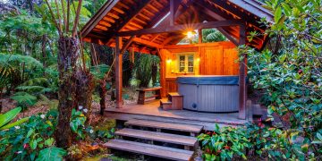 Why A Japanese Soaking Tub is Perfect for Your Hot Tub Gazebo