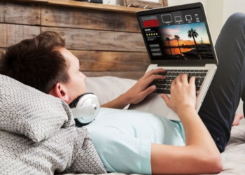 Streaming vs Downloading Media