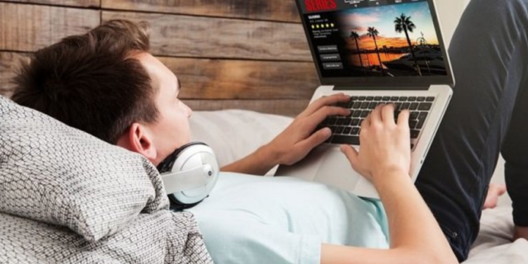 Streaming vs Downloading Media