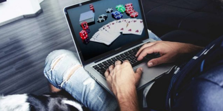 Online vs Offline Gambling: Which is better?