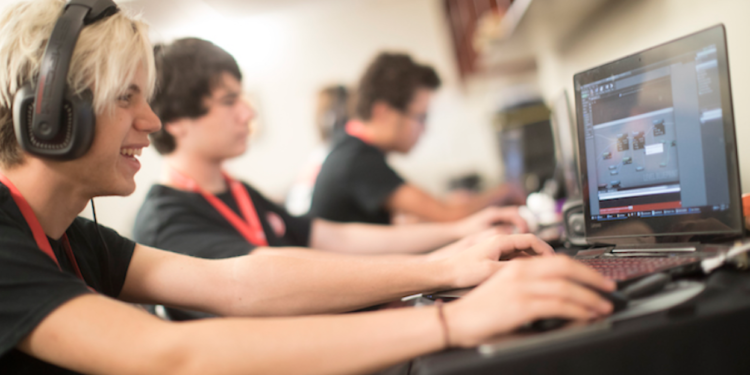 Before Join Online Games Confirm About Some Fact for Your Safe Online Gaming Experience