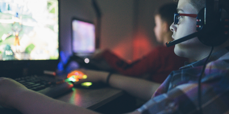 Advantages of playing online games & the Effect of Covid-19 Pandemic at online gaming