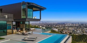 7 Tips For Selling a Luxury Home in Beverly Hills and the Bay Area