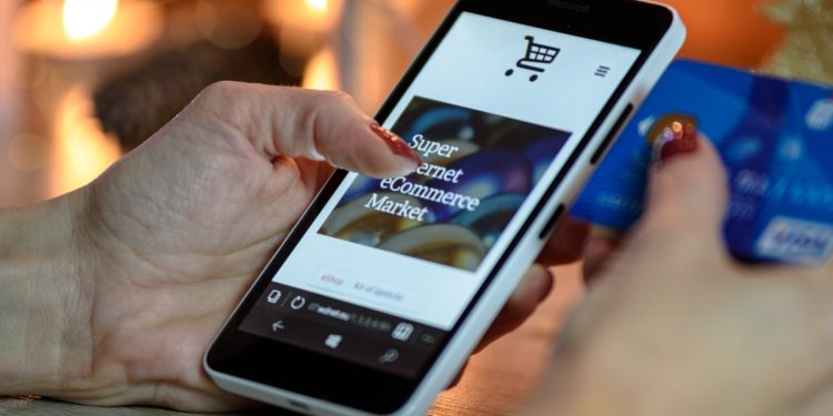 Role of Cryptocurrency in Shaping the Future of the E-Commerce Industry