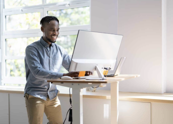 What Should I Look for when Buying a Standing Desk?